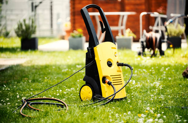 Best Gutter Cleaning  in Lakeside, OR